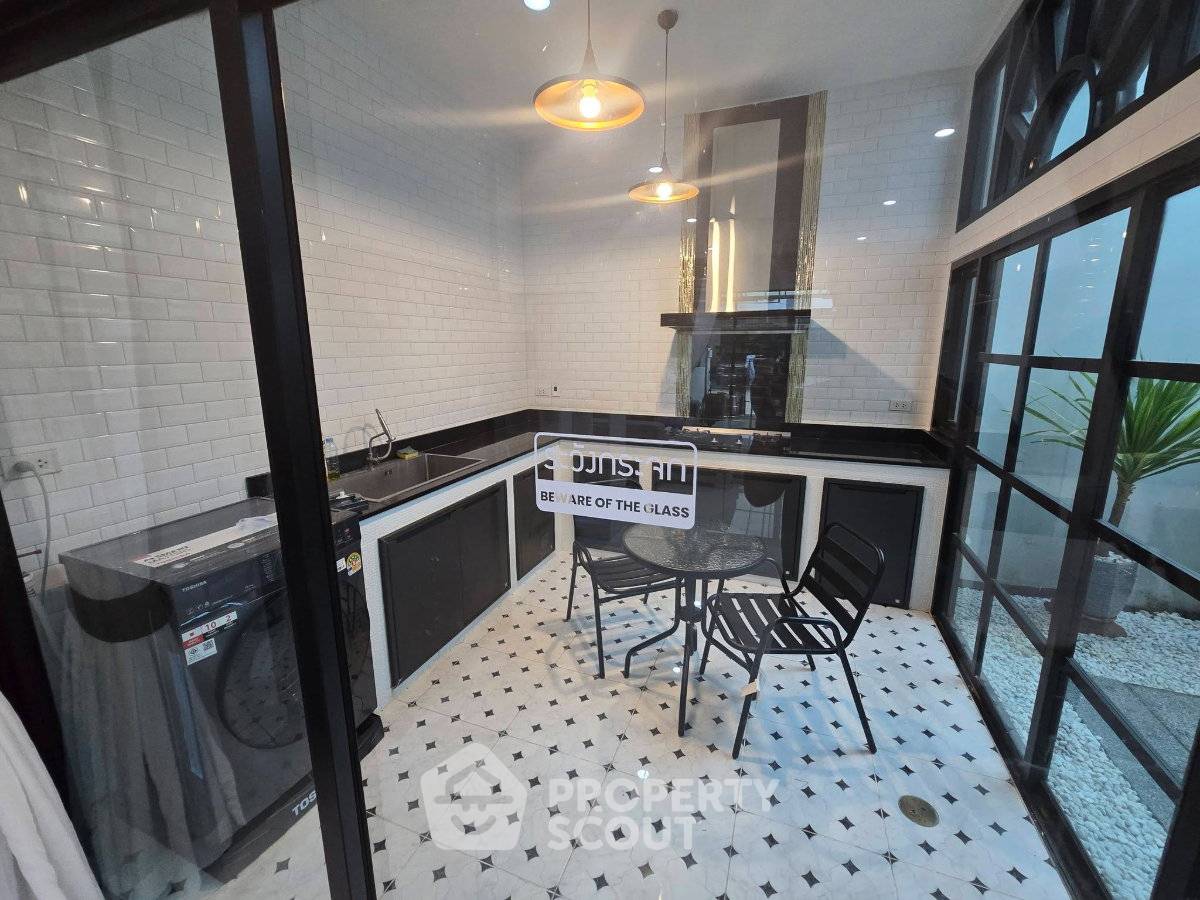 picture Spacious 3-BR 210 Sqm Townhouse At Cordiz At Udomsuk (ID 3156328) - 10/10