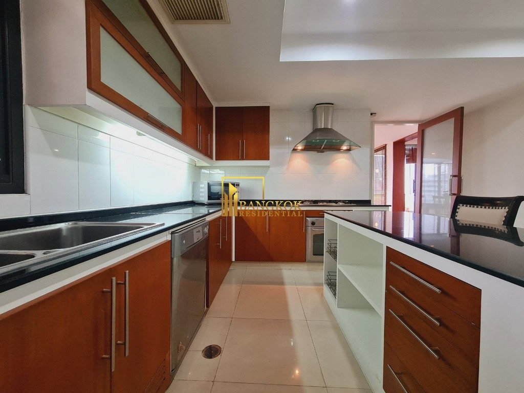 รูป Generously Sized 5 Bed Penthouse Apartment in Phrom Phong - BR0180AP - รูปที่ 10/37