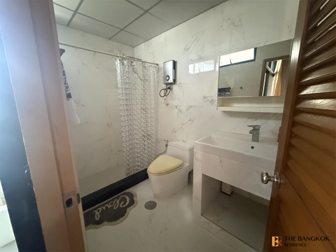 Phayathai Plaza near BTS Phaya Thai Special Unit, Quality Guaranteed by Top Brands