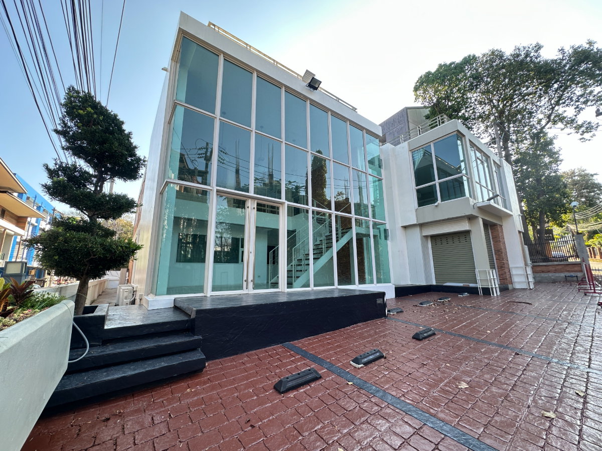 picture 🏢✨ For Sale: 2-Storey Office Building with Rooftop in a Prime Business Location ✨🏢 C8MG100764 - 2/25