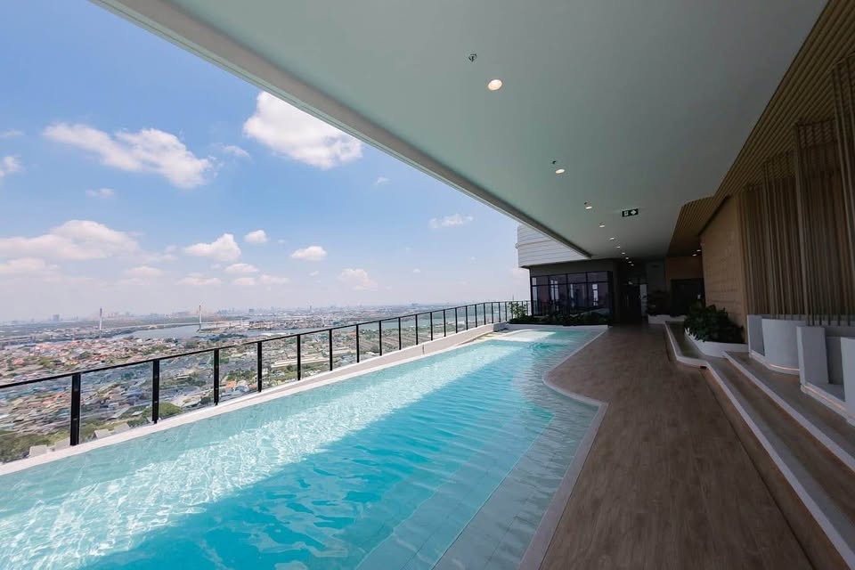picture The Ultimate WFH Setup! High Floor Condo with Ergonomic Chair ðŧ - 15/19