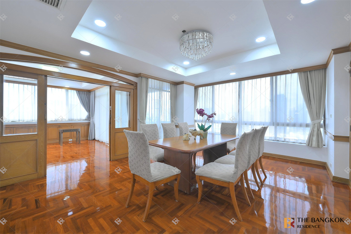picture Luxurious Design, Elevated Atmosphere Ruamsuk Condominium - 8/10