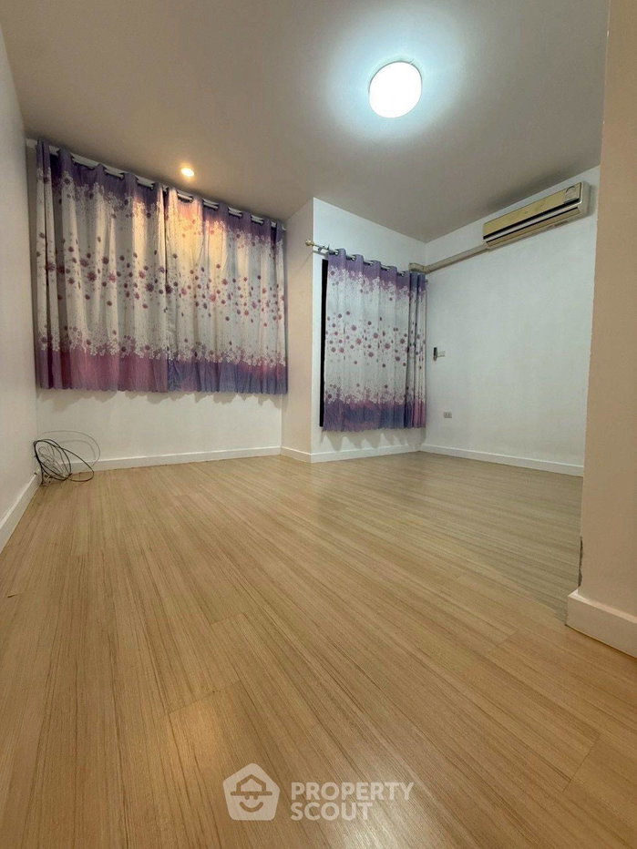 รูป ทาวน์เฮ้าส์ 3 ห้องนอน ใน Sixnature Watcharapol ท่าแร้ง บางเขน (ID 3160869) - รูปที่ 4/11