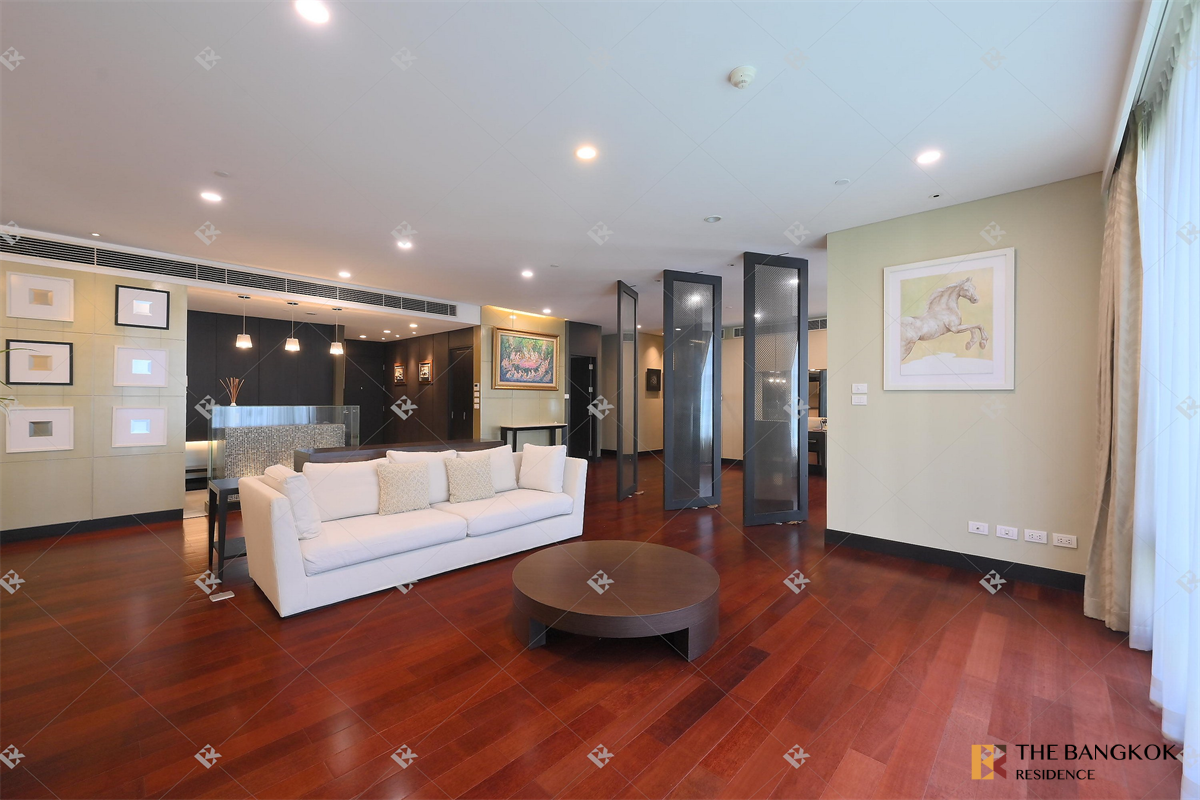picture The Park Chidlom near BTS Chit Lom Luxury Unit, Ready for You Without the Wait - 6/10
