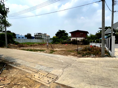 Land for sale Nong Khaem : Land for sale in Phetkasem area, Nong Khaem district. Size: 113.80 sq.wa. Located on Soi Phetkasem 77, Sawatdikarn 2, Intersection 16.