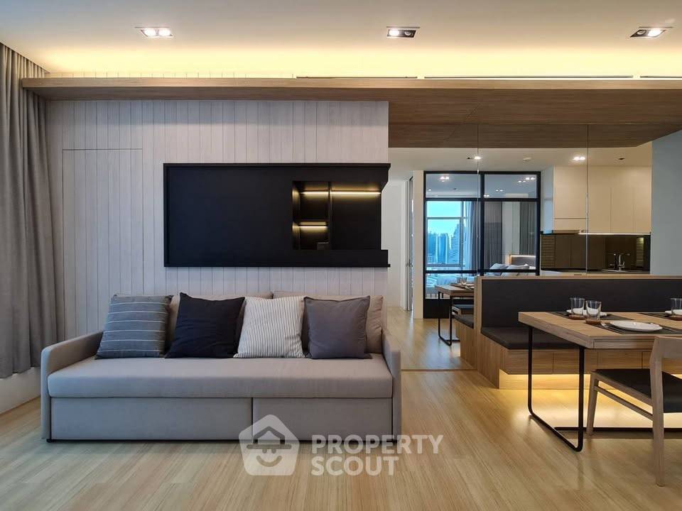 picture Spacious 1-BR 60 Sqm At Baan Sathorn Chaopraya Near BTS Krung Thon Buri (ID 3159810) - 3/21
