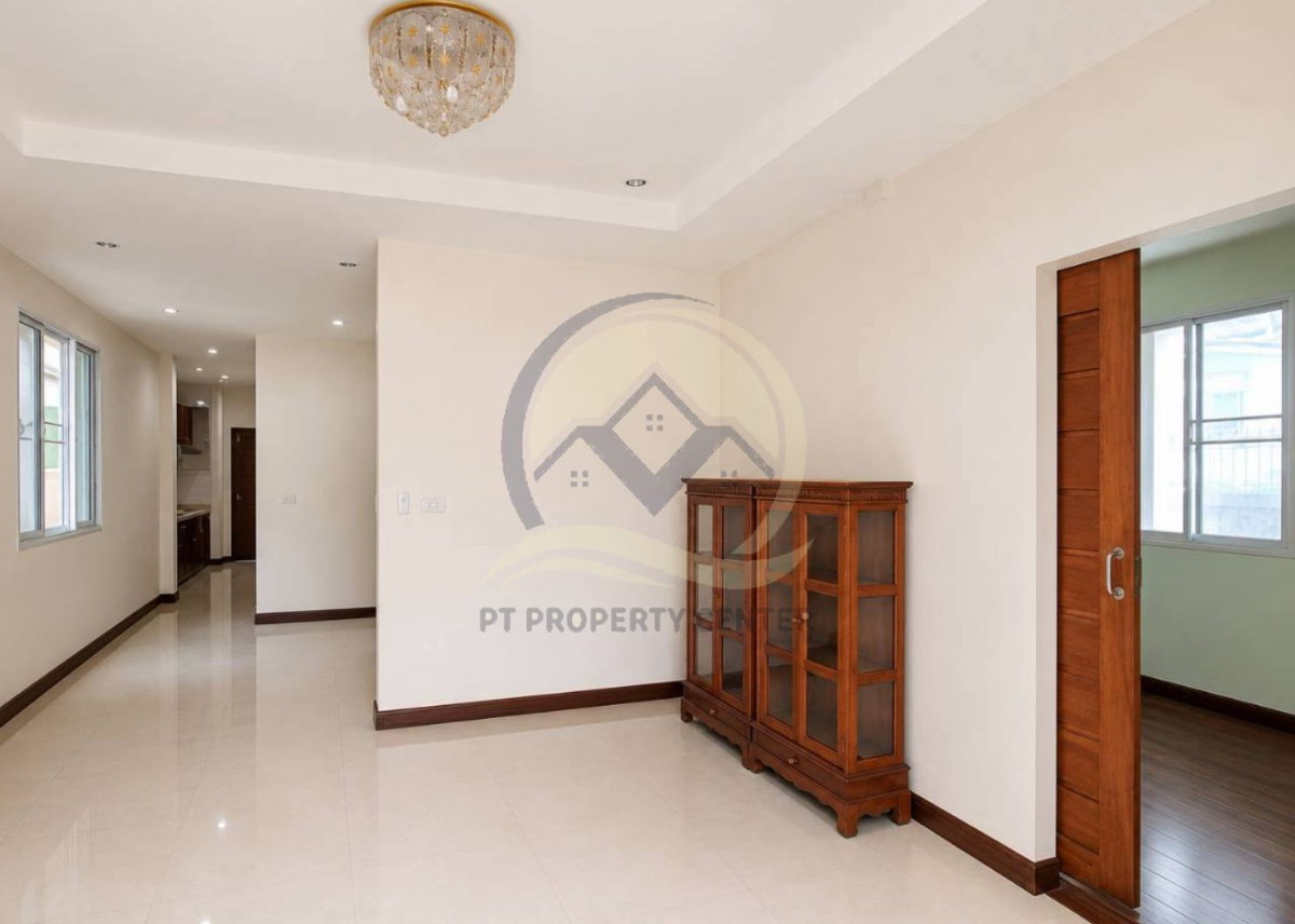 รูป บ้านเดี่ยว 2 ชั้น สร้างเอง ซอยคู้บอน 21  แขวงคันนายาว บ้านเปล่ารีโนเวทใหม่พร้อมอยู่ ราคาพิเศษ ทำเลใกล้รถไฟฟ้าและทางด่วน เหมาะสำหรับครอบครัวใหญ่ - รูปที่ 8/32