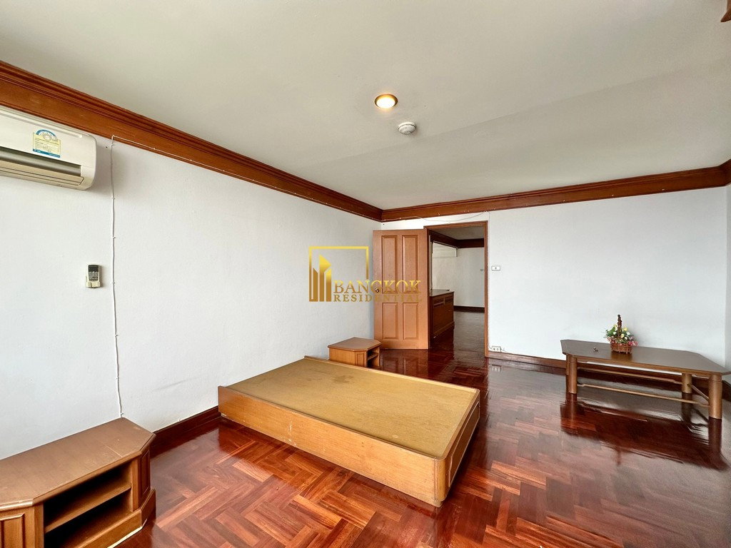 รูป Enormous 5 Bedroom Penthouse With Private Terrace in Ekkamai - BR21093AP - รูปที่ 35/54