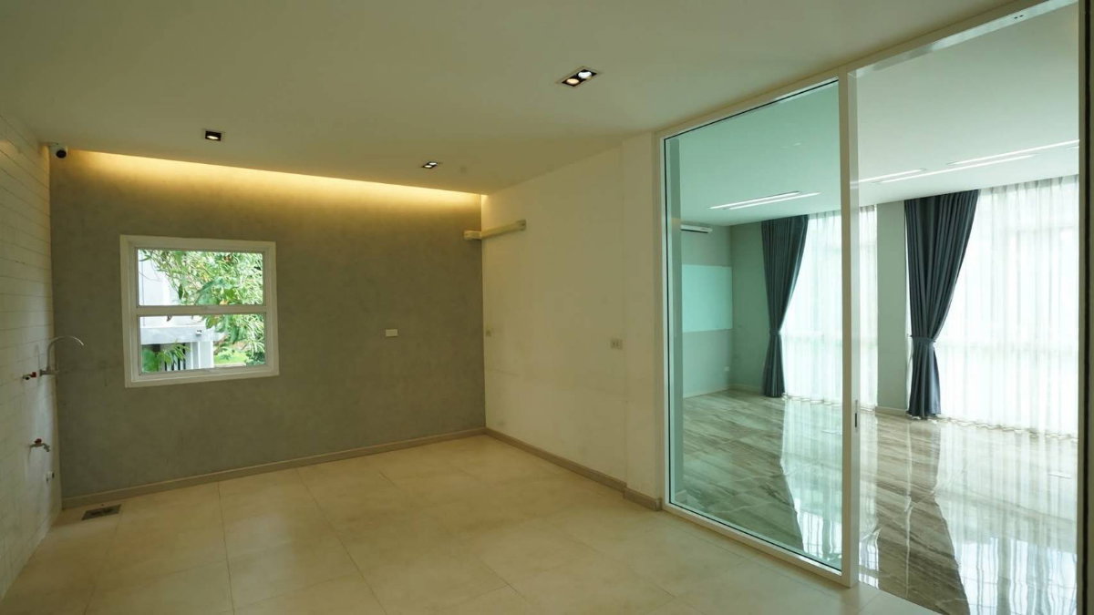 picture 🏢✨ For Sale: 2-Storey Office Building with Rooftop in a Prime Business Location ✨🏢 C8MG100764 - 23/25
