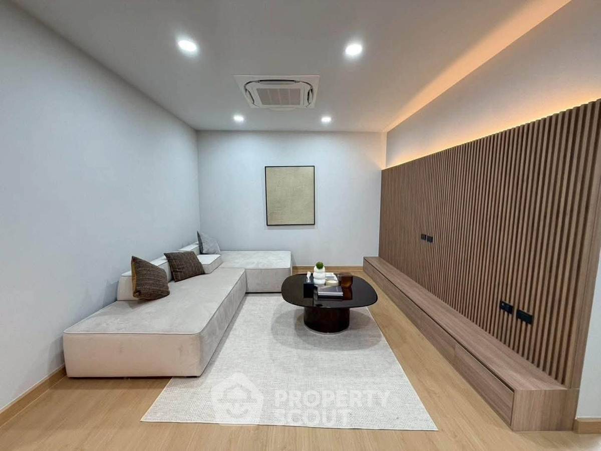 รูป ทาวน์เฮ้าส์ 4 ห้องนอน ขนาด 400 ตร.ม. Preecha Beyond Ramkhamhaeng - Krungthepkreetha (ID 2927857) - รูปที่ 26/37