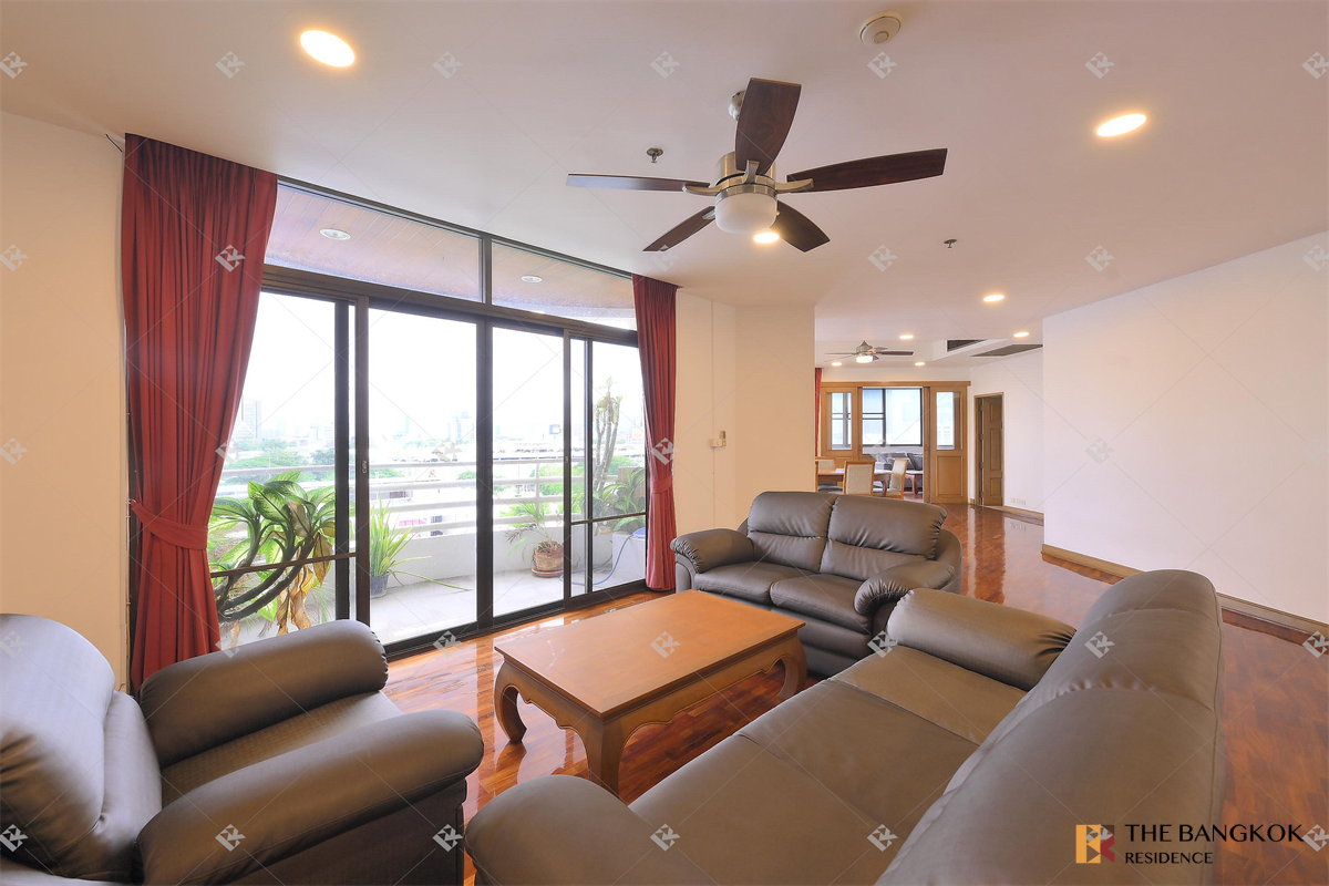 picture Looking for an owner for this special unit Ruamsuk Condominium - 2/10