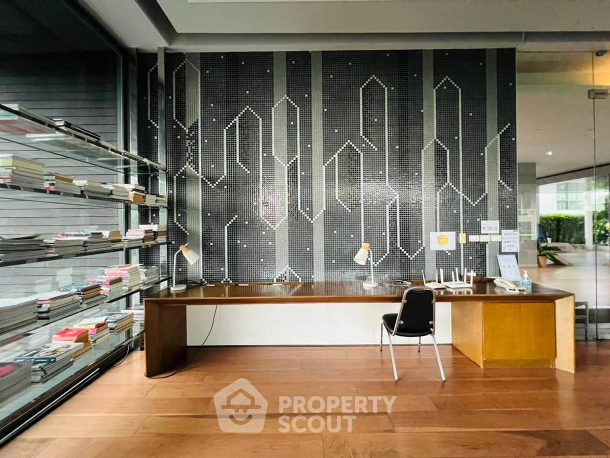 picture 100m To BTS Punnawithi | 1-BR The Room Sukhumvit 62 (ID 1440698) - 34/35