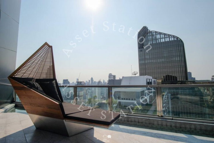 picture Ideo Mobi Asoke | ð
300 meters from MRT Phetchaburi Station - 10/10