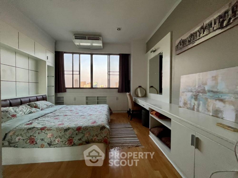 picture 22nd-Floor 2-BR At Supalai Place Sukhumvit 39 Near BTS Phrom Phong (ID 1528501) - 8/12