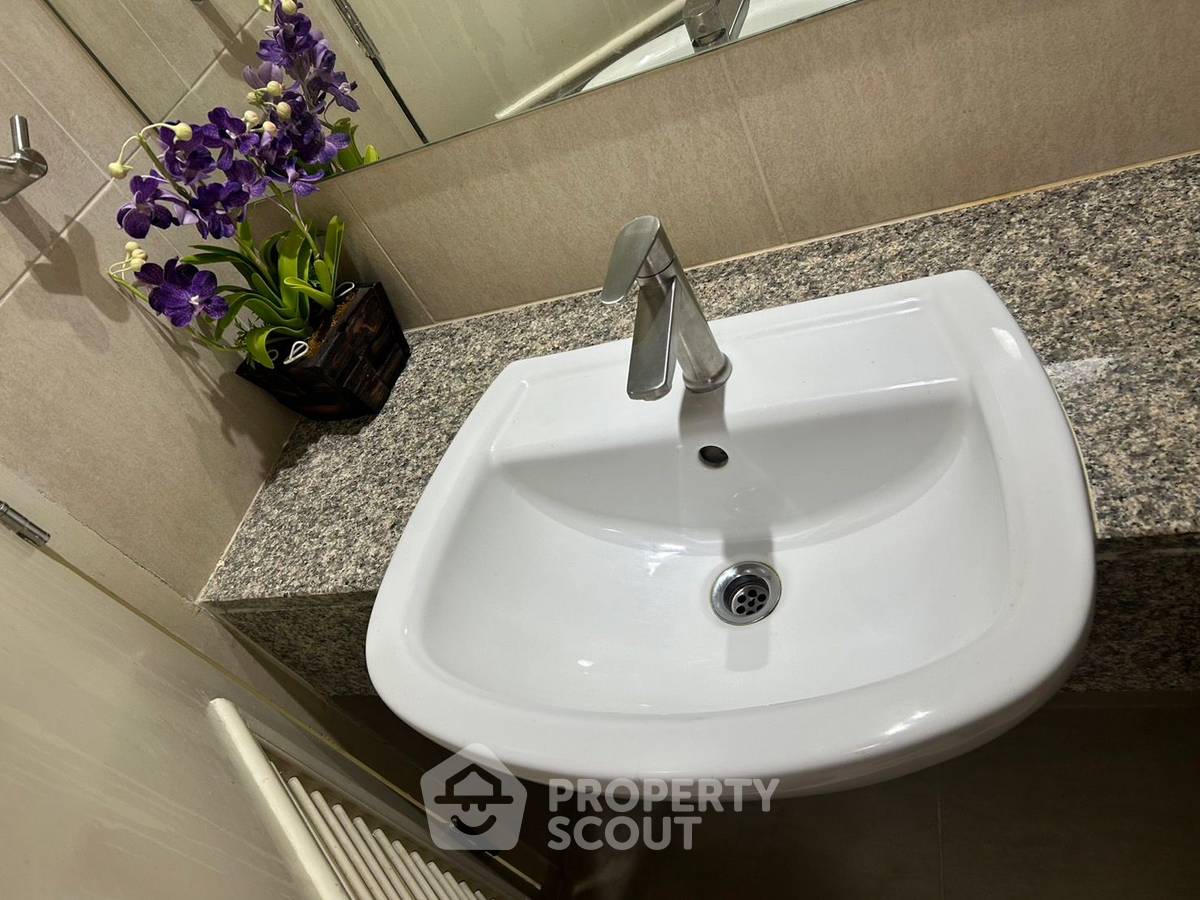 picture 1-BR Condo At The Clover Thonglor Residence Near BTS Thong Lor (ID 1909098) - 13/20