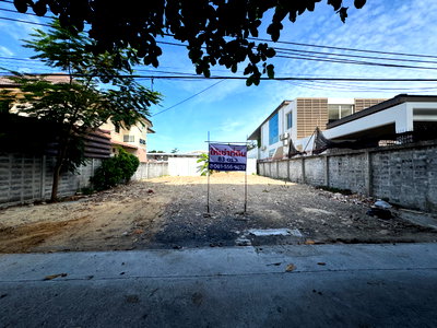 Land for rent True Digital Park : Ready-to-use filled vacant land in Soi On Nut 40. Great location, close to the skytrain station