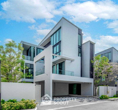 Houses for rent Bangkok : Spacious 4-BR 421 Sqm House At Vive Krungthep Kreetha (ID 3156318)