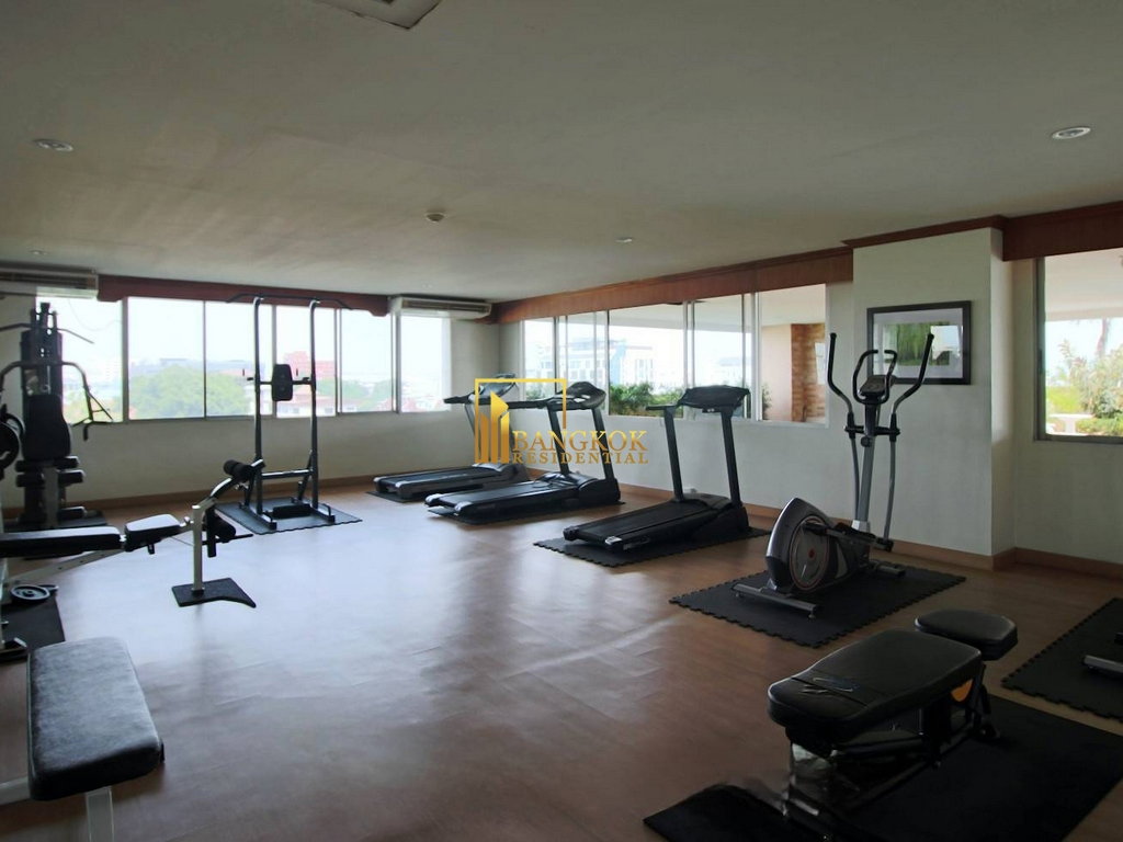 รูป Enormous 5 Bedroom Penthouse With Private Terrace in Ekkamai - BR21093AP - รูปที่ 45/54