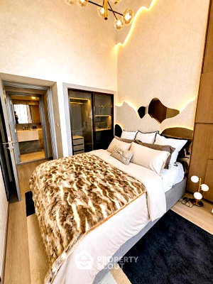 Condos for sale : 200m To MRT Huai Khwang | 2-BR SOHO Bangkok Ratchada For Sale (ID 3159841)