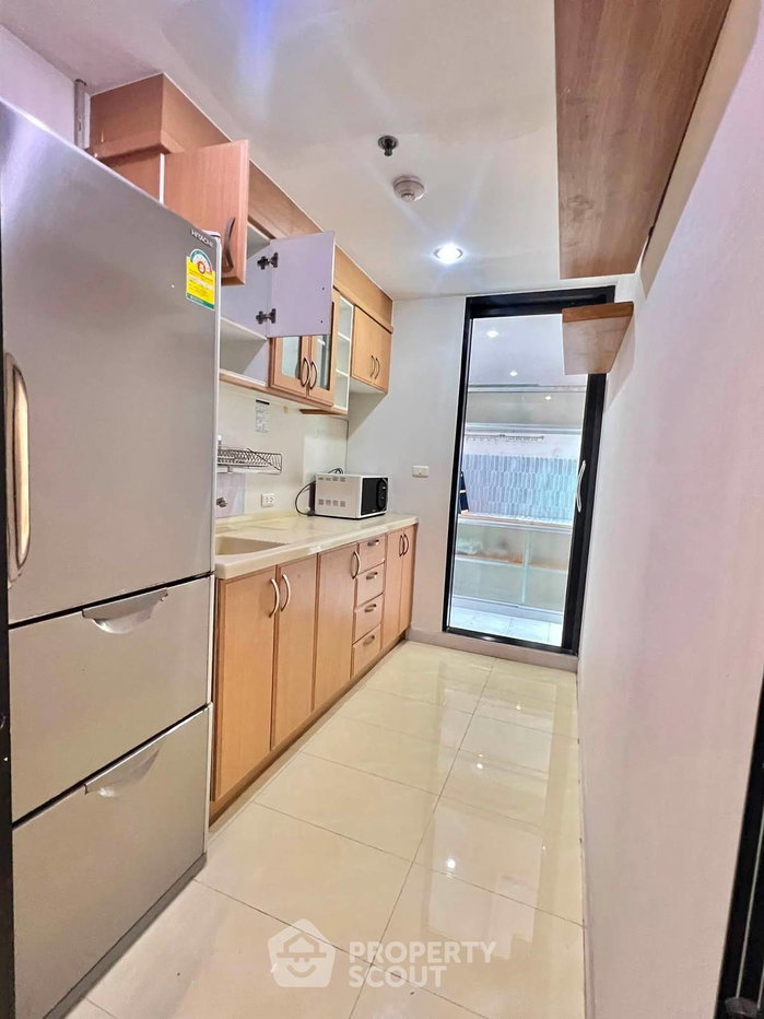 picture Spacious 2-BR Condo At Supalai Casa Riva, Thanon Tok (ID 3157529) - 4/14