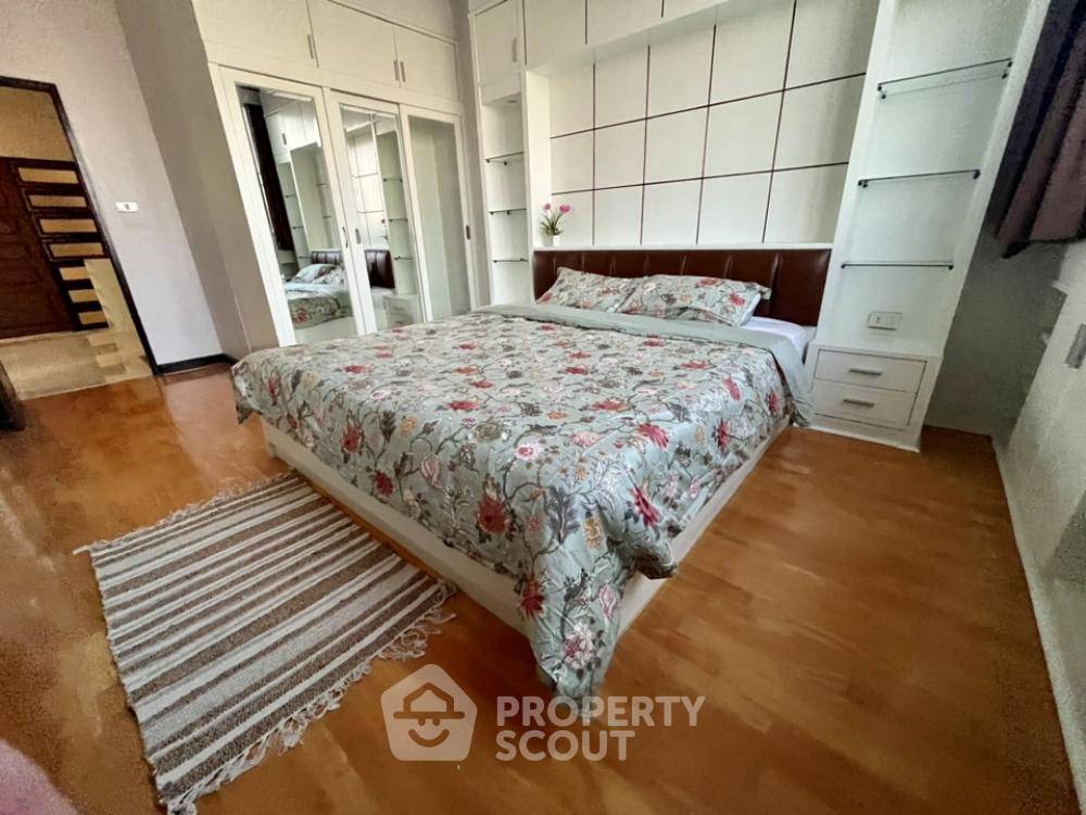 picture 22nd-Floor 2-BR At Supalai Place Sukhumvit 39 Near BTS Phrom Phong (ID 1528501) - 9/12