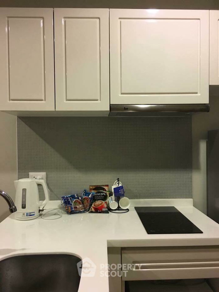 picture 1-BR Condolette Dwell Sukhumvit 26 Near BTS Phrom Phong (ID 511304) - 5/14
