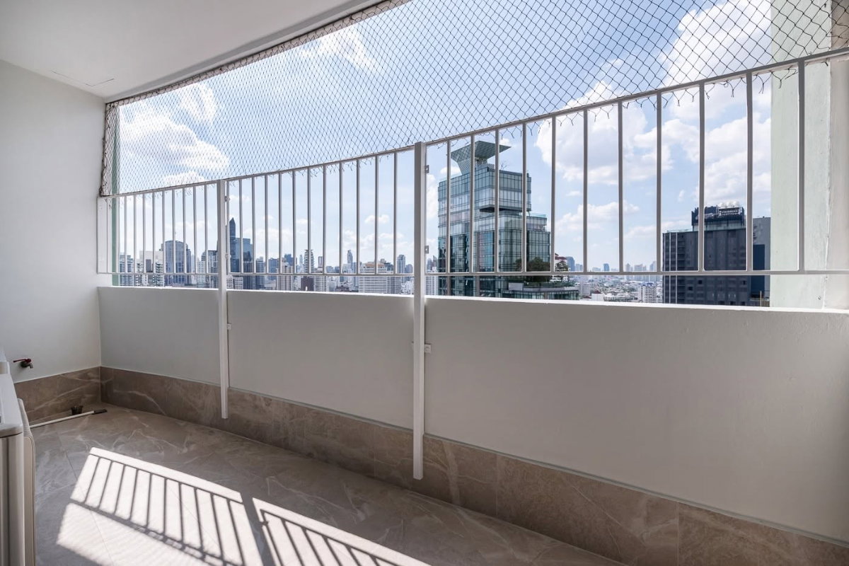 รูป RS7292 ให้เช่า Fifty Fifty Tower Condominium ห้องขนาดใหญ่ ใกล้ BTS ทองหล่อ เพียง 5 นาที  - รูปที่ 26/30