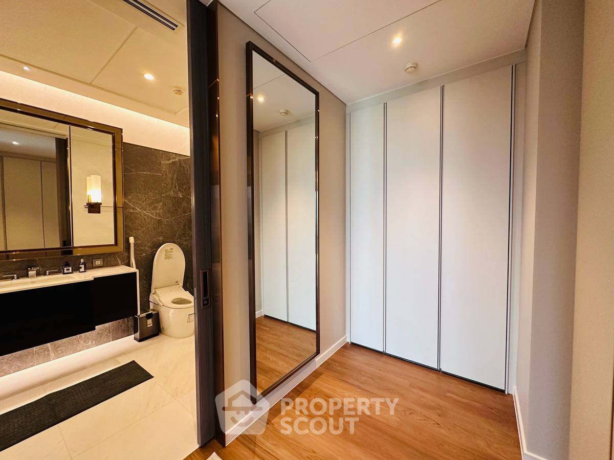 picture Spacious 1-BR 84 Sqm At Sindhorn Tonson Near BTS Ratchadamri (ID 3155952) - 11/13