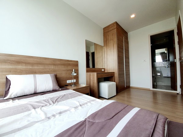 picture 🔥Hot deal for rent🔥 Private corner unit with bathtub on 31st floor at Rhythm Sukhumvit 50 - 12/21