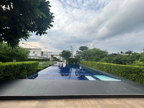 🏡 ขายด่วน! บ้านหลังมุม 30 ตร.ว. | 4 ห้องนอน | แอร์ 6 ตัว | ทางด่วนศรีรัช 5 นาที | 4.9 ล้านบาท