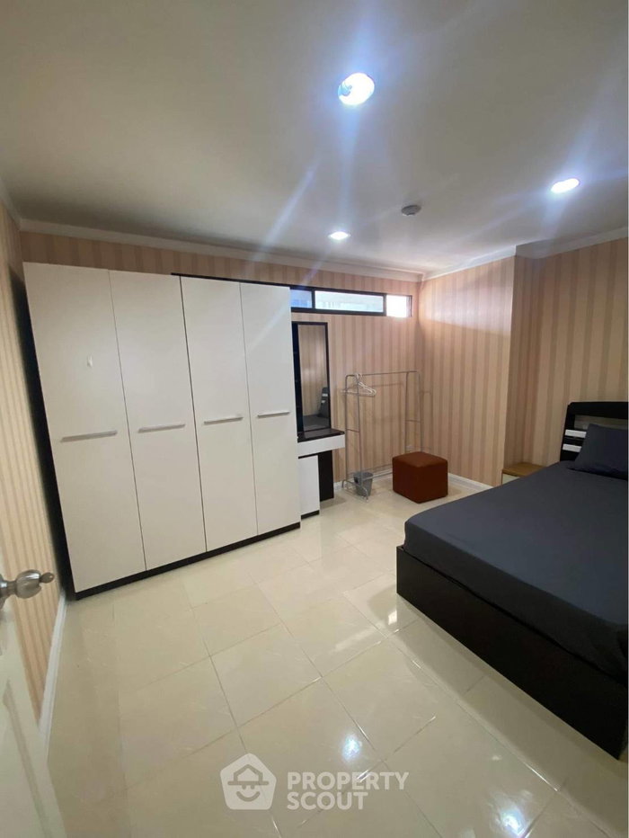 รูป คอนโด 2 ห้องนอน Supalai Place Sukhumvit 39 ใกล้ BTS พร้อมพงษ์ (ID 1167325) - รูปที่ 3/9