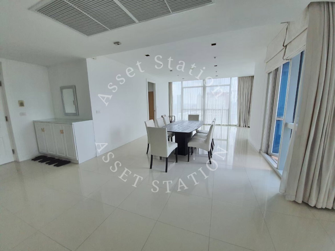 picture Athenee Residence 🚅 Near BTS Phloen Chit and Central Embassy. - 10/15