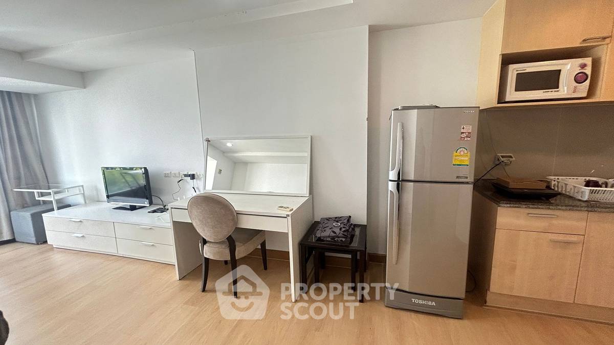 picture 200m From BTS Nana | 1-BR At The Trendy Condominium (ID 883679) - 7/11