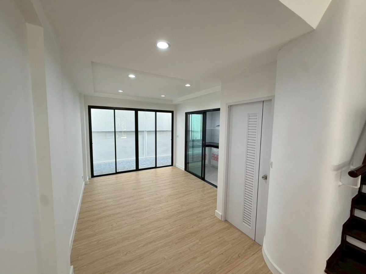 รูป ทาวน์โฮม3ชั้น รีโนเวทใหม่ หมู่บ้าน ศุภาลัย พาร์ค วิลล์ 2 พหลโยธิน-รามอินทรา กม.1 พหลโยธิน 48 แขวงอนุสาวรีย์ เขตบางเขน แต่งพร้อมอยู่ - รูปที่ 11/50