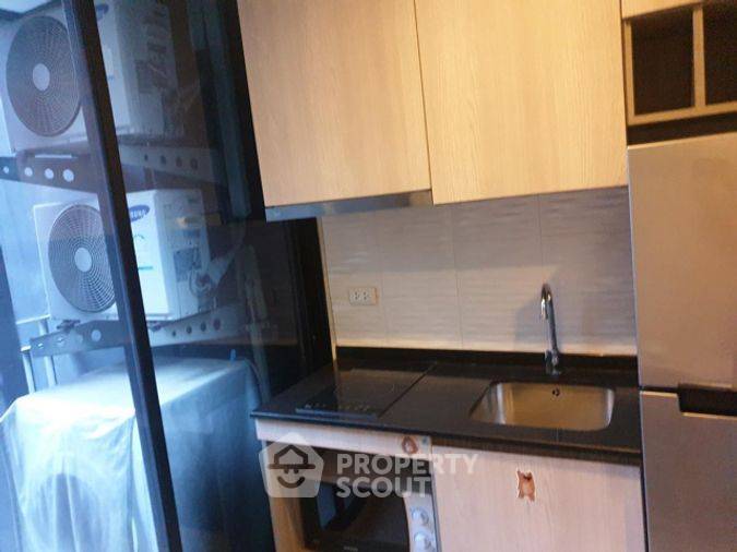 picture 1-BR Condo At The Unique 19 Near MRT Ratchadaphisek (ID 408490) - 5/10