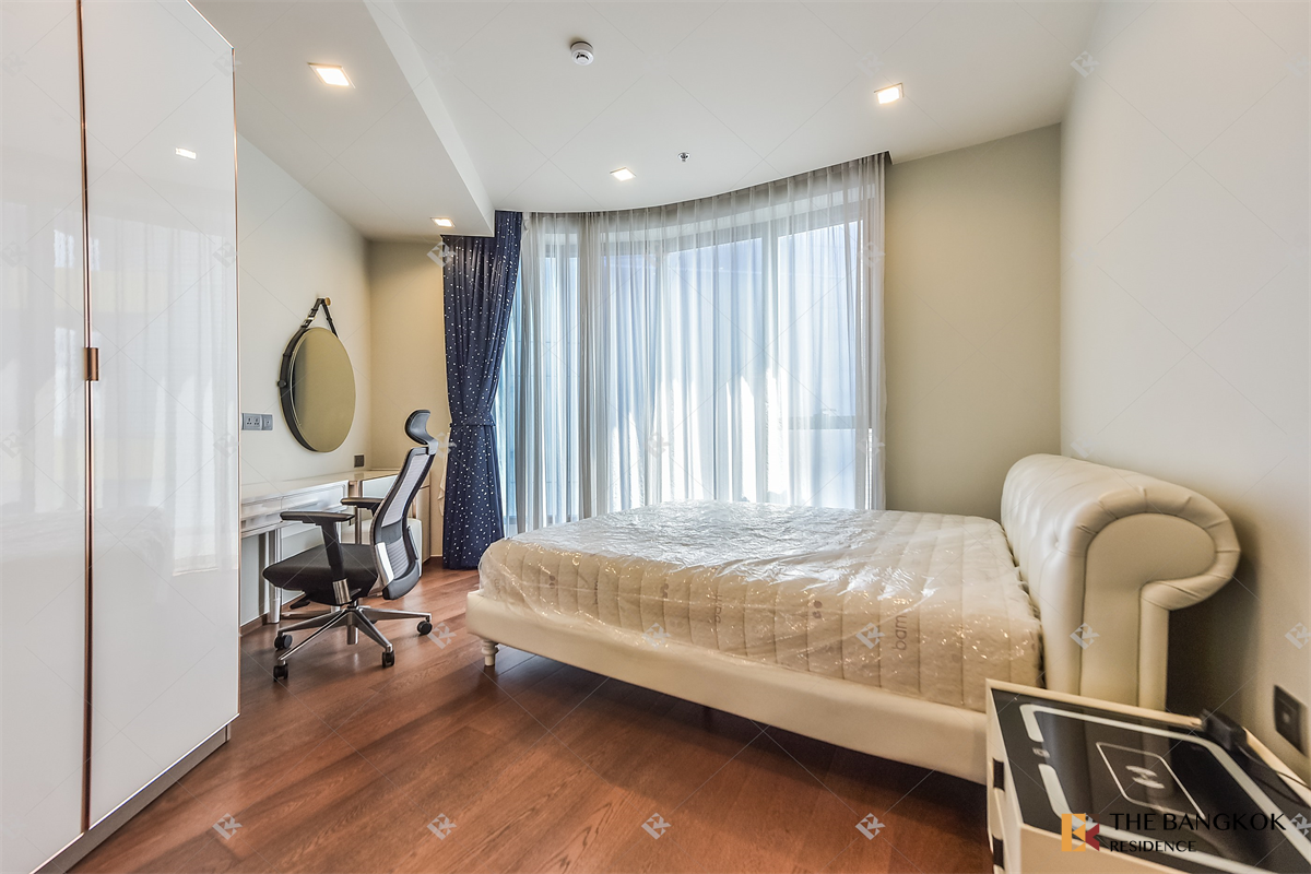 picture Move-in Ready, Just Bring Your Stuff Ideo Q Victory near BTS Victory Monument - 7/10