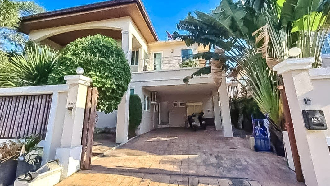 picture Two Storey Pool Villa for Rent Thung Klom Tan Man 5Bedroom - 1/13