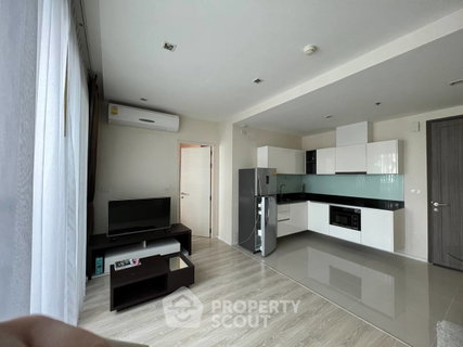 Great Value 1-BR Quinn Condo Ratchada 17 Near MRT Sutthisan (ID 2166267)