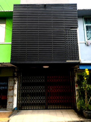 Shophouses for rent MRT Bang Aor : Commercial Building for rent : Soi Charan Sanitwong 85, Area 12 Square wah, 2 Bedrooms 2 Bathrooms, Fully furnished
