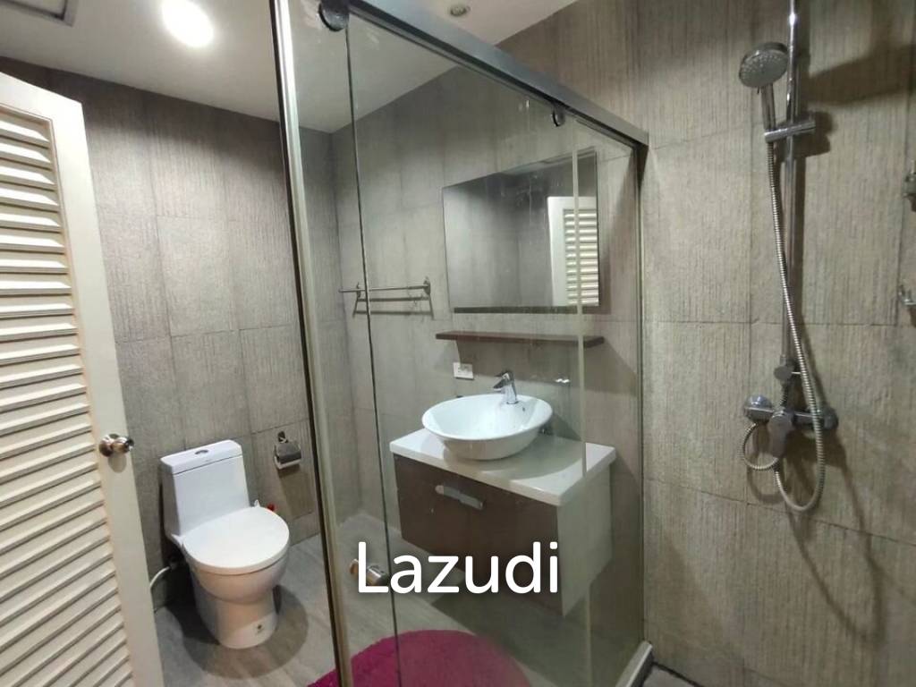 picture 2 Beds 144 Sqm Silom Condominium - 18/19