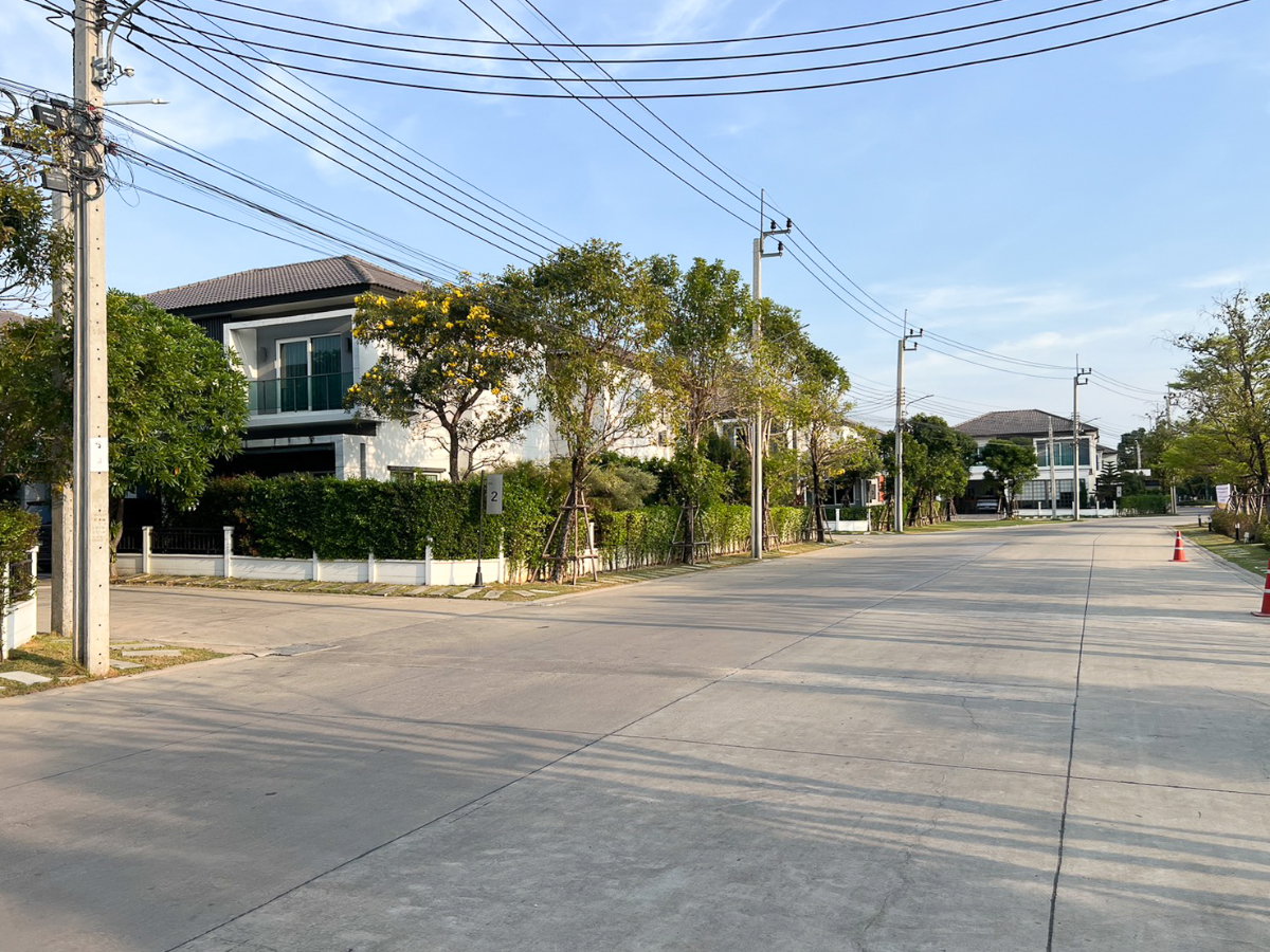 รูป 🔥 บ้านเดี่ยว Centro ประชาอุทิศ 90 เพียง 3.89 ล้านบาท! 🔥ทำเลศักยภาพ เดินทางสะดวก เชื่อมต่อพระราม 2 – สุขสวัสดิ์ – พระราม 3 - รูปที่ 24/31