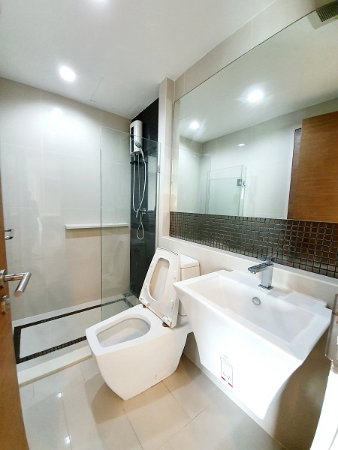 picture 🔥Hot deal for rent🔥 Private corner unit with bathtub on 31st floor at Rhythm Sukhumvit 50 - 10/21