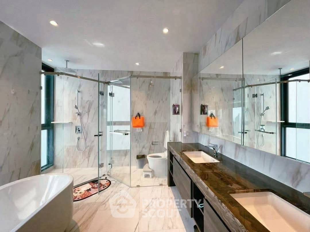 รูป ชั้น 53 คอนโด 4 ห้องนอน 240 ตร.ม. Supalai Icon Sathon ใกล้ MRT สีลม (ID 3162863) - รูปที่ 9/20