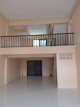 Commercial Building for Rent, Rintong Village, Soi Ramkhamhaeng 190, Min Buri, Bkk. Good location near the entrance of the soi. .