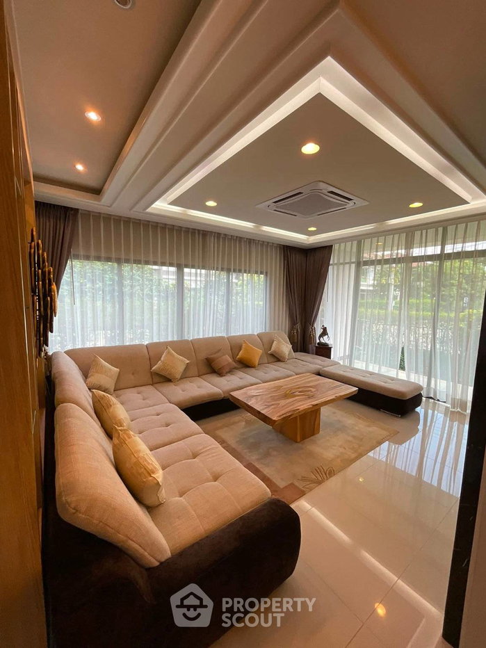 picture 3-BR 260 Sqm House For Rent At Setthasiri Krungthep Kreetha (ID 3162071) - 9/18