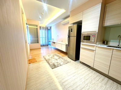 Condos for sale : 【Special Price】💰4,250,000B　🏢H Sukhumvit 43  ✨1Bedroom • 38 sqm • 18th Floor 