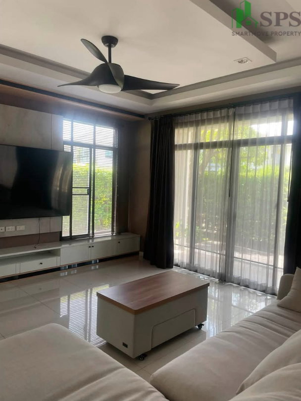 picture Luxury House for Sale | The Palm Pattanakarn (SPSMG124) - 2/15
