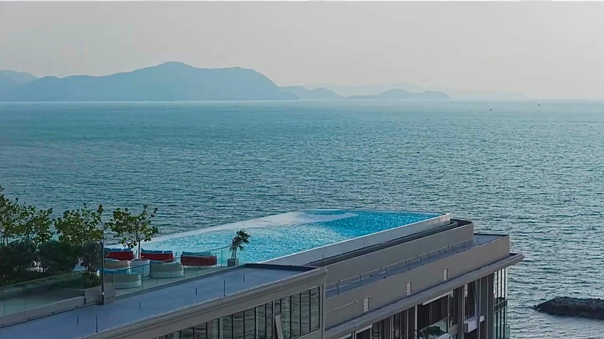 รูป ให้เช่าคอนโด นาจอมเทียน ติดหาดส่วนตัว เดินลงทะเลได้เลย 1 ห้องนอน วิวสระ - รูปที่ 28/29