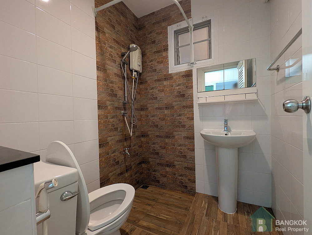 picture Sammakorn Village | Spacious Modern 2 Bed 2 Bath Apartment in Ramkhamhaeng  - 7/13