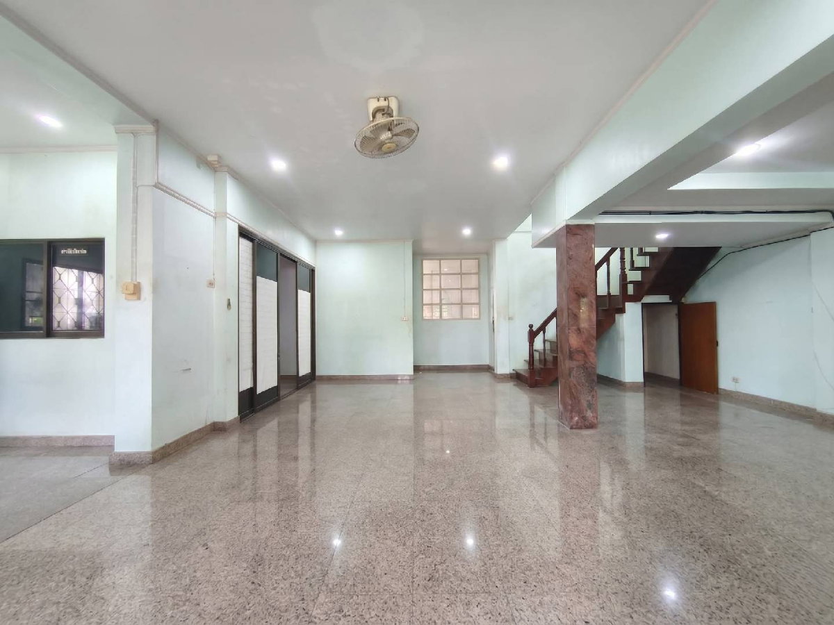 รูป 🔥 บ้านเดี่ยวหลังใหญ่ พุทธมณฑลสาย 2 – บางแค เหลือเพียง 4.29 ล้านบาท! 🏡 - รูปที่ 3/41
